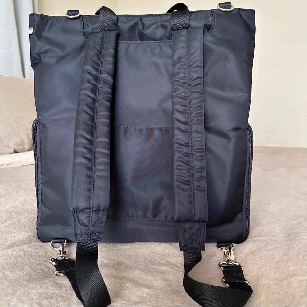 Béis “The Pumping Backpack” in black - Picture 5 of 5